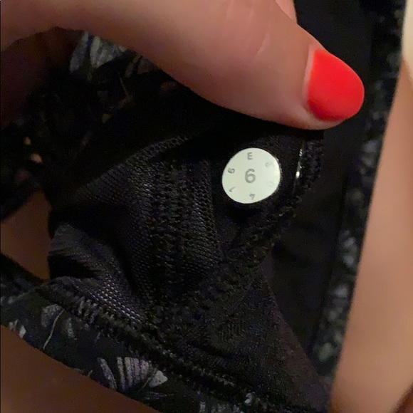 LuluLemon Sports Bra - Picture 3 of 3